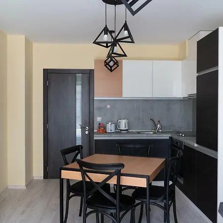 La Familia فارنا