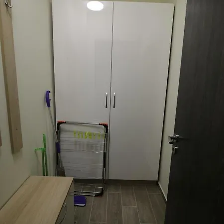 La Familia فارنا